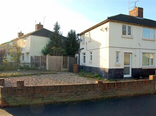 3 bedroom semi-detached house for sale in North Avenue, Chelmsford, CM1