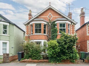 3 bedroom semi-detached house for sale in Reading, Berkshire, RG6