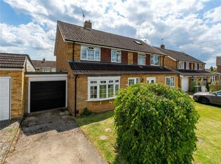 3 bedroom semi-detached house for sale in Roberts Orchard Road, Barming, Maidstone, ME16
