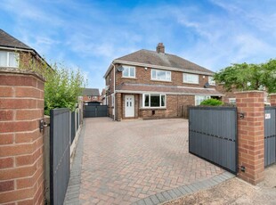 3 bedroom semi-detached house for sale in Wroot Road, Finningley, Doncaster, DN9
