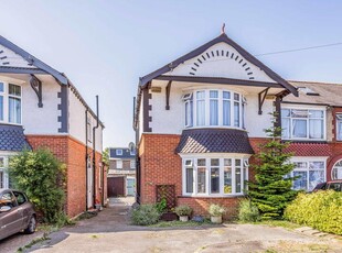 3 bedroom terraced house for sale in Chatsworth Avenue, Portsmouth, PO6
