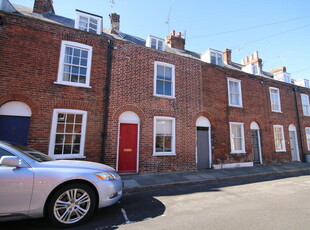 3 bedroom terraced house for sale in Cross Street, Canterbury, CT2