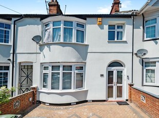 3 bedroom terraced house for sale in Durbar Road, Luton, Bedfordshire, LU4