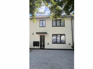3 bedroom terraced house for sale in Howard Road, Cambridge, CB5