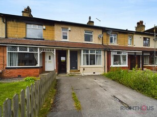 3 bedroom terraced house for sale in Oakdale Crescent, Bradford, BD6