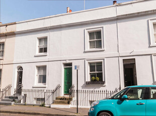 3 bedroom terraced house for sale in Robert Street, Brighton, East Sussex, BN1