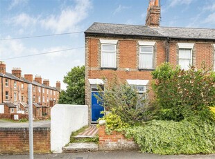 3 bedroom terraced house for sale in Sidmouth Street, Reading, RG1