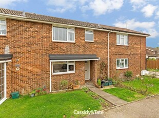 3 bedroom terraced house for sale in Stanton Close, Jersey Farm, St Albans, AL4
