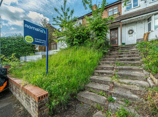3 bedroom terraced house for sale in Thirlmere Avenue, Tilehurst, Reading, RG30
