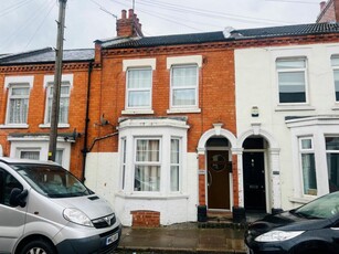 3 bedroom terraced house for sale in Whitworth Road, Abington, Northampton NN1 4HQ, NN1