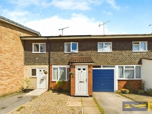 3 bedroom terraced house for sale in Woodlands Avenue, Woodley, Reading, Berkshire, RG5