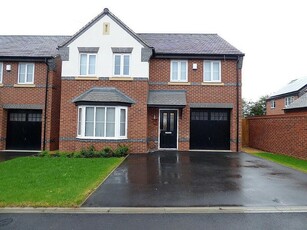 4 bedroom detached house for rent in Stafford Drive, Littleover, DE23