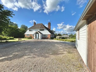 4 bedroom detached house for sale in Bethersden, Ashford, Kent, TN26