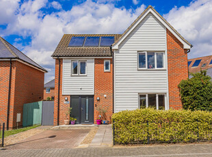 4 bedroom detached house for sale in Brentwood, Norwich NR4