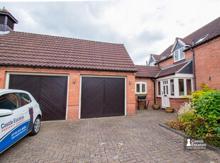 4 bedroom detached house for sale in Farriers Green, Clifton Village, NG11 8ND, NG11