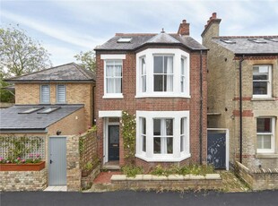 4 bedroom detached house for sale in Hardwick Street, Cambridge, CB3