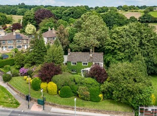 4 bedroom detached house for sale in Layton Lane, Rawdon, Leeds, West Yorkshire, LS19