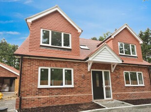 4 bedroom detached house for sale in Nags Mews, Nags Head Lane, Brentwood, CM14