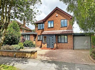 4 bedroom detached house for sale in New Forest Road, Brooklands, M23