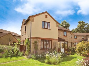 4 bedroom detached house for sale in Pear Tree Close, Little Billing, Northampton, Northamptonshire, NN3