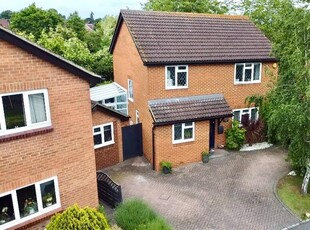 4 bedroom detached house for sale in Plympton Close, Earley, Reading, RG6
