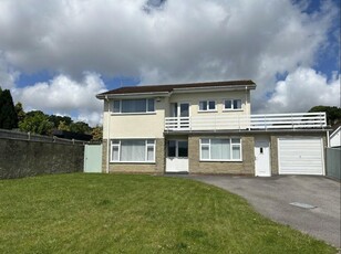 4 bedroom detached house for sale in South Western Crescent, Lower Parkstone, Poole, BH14