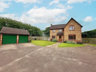 4 bedroom detached house for sale in Stanford Way, East Hunsbury, Northampton NN4