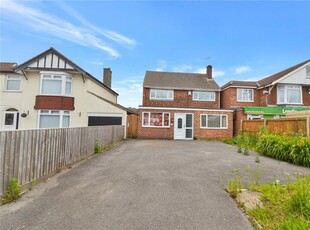 4 bedroom detached house for sale in Swindon Road, Stratton St. Margaret, Swindon, Wiltshire, SN3