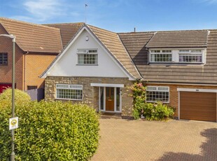 4 bedroom detached house for sale in Tamworth Road, Sawley, NG10