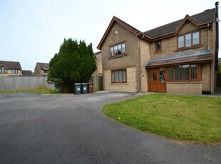 4 bedroom detached house for sale in The Pickerings, Queensbury, Bradford, BD13