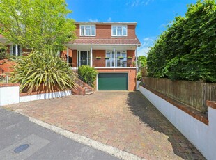 4 bedroom detached house for sale in Treetops Close, Brighton, BN2