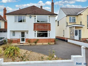 4 bedroom detached house for sale in Twemlow Avenue, Lower Parkstone, Poole, Dorset, BH14