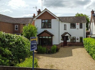 4 bedroom detached house for sale in Wokingham Road, Earley, Reading, Berkshire, RG6