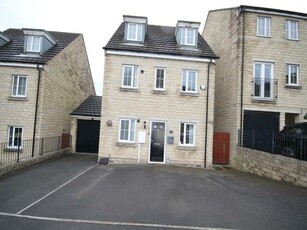 4 bedroom detached house for sale in Woodsley Fold, Thornton, Bradford, BD13
