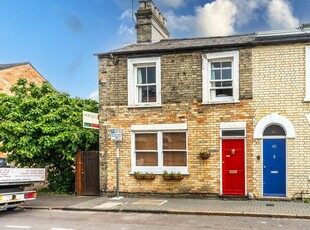 4 bedroom end of terrace house for sale in Gwydir Street, Cambridge, CB1
