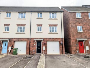 4 bedroom end of terrace house for sale in Jordan Drive, Exeter, EX1