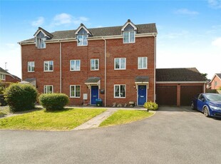 4 bedroom end of terrace house for sale in Thatcham Avenue Kingsway, GLOUCESTER, Gloucestershire, GL2