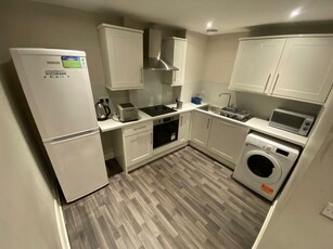 4 bedroom flat for rent in Fowler Terrace, Polwarth, Edinburgh, EH11