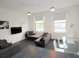 4 bedroom flat for rent in Lyon Street, Islington, N1