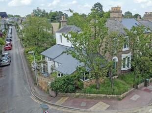 4 bedroom semi-detached house for sale in Chesterton Road, Cambridge, CB4