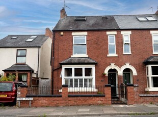4 bedroom semi-detached house for sale in Cyril Avenue, Beeston, Nottingham, NG9