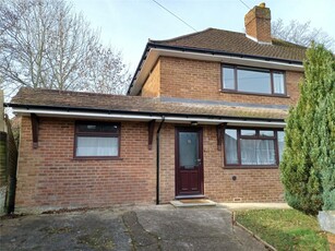 4 bedroom semi-detached house for sale in Linkway, Guildford, Surrey, GU2