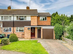 4 bedroom semi-detached house for sale in Slimmons Drive, St. Albans, Hertfordshire, AL4