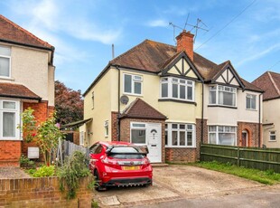 4 bedroom semi-detached house for sale in Weston Road, Guildford, GU2