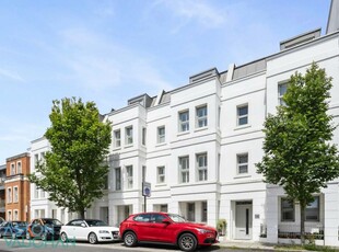 4 bedroom terraced house for sale in Lansdowne Road, Hove, BN3