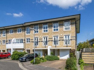 4 bedroom terraced house for sale in Longworth Avenue, Chesterton, Cambridge, CB4