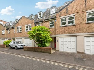 4 bedroom terraced house for sale in Middle Way, Oxford, Oxfordshire, OX2