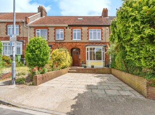4 bedroom terraced house for sale in Park Lane, Cosham, Portsmouth, Hampshire, PO6