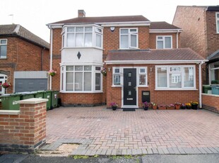 5 bedroom detached house for sale in Balmoral Drive, Braunstone Town, LE3