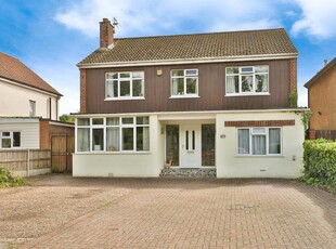 5 bedroom detached house for sale in Dereham Road, Norwich, NR5